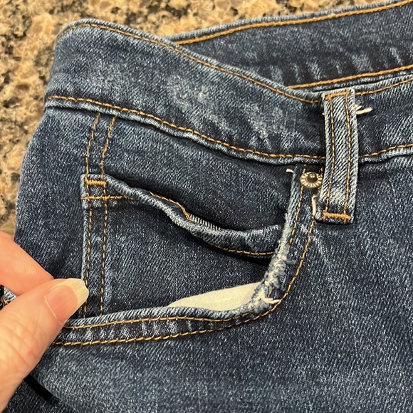 Old Navy Extra High-Rise Jeans, size 8 - Picture 5 of 7